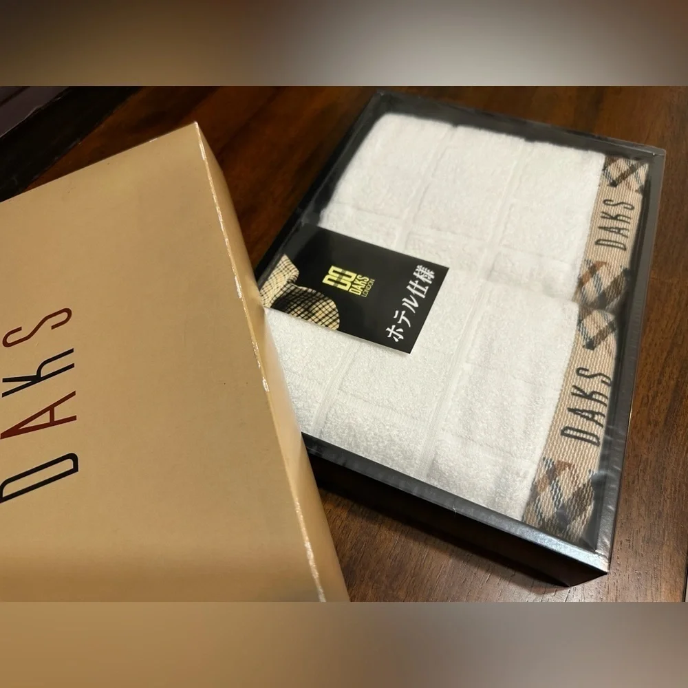 🎁Daks London Towel Set - - Set of 2- Cream & Heather Taupe NIB